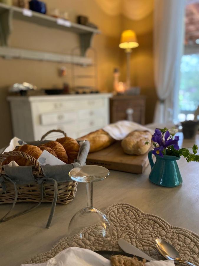 L'Eveil En Provence Bed & Breakfast Entrecasteaux Dış mekan fotoğraf