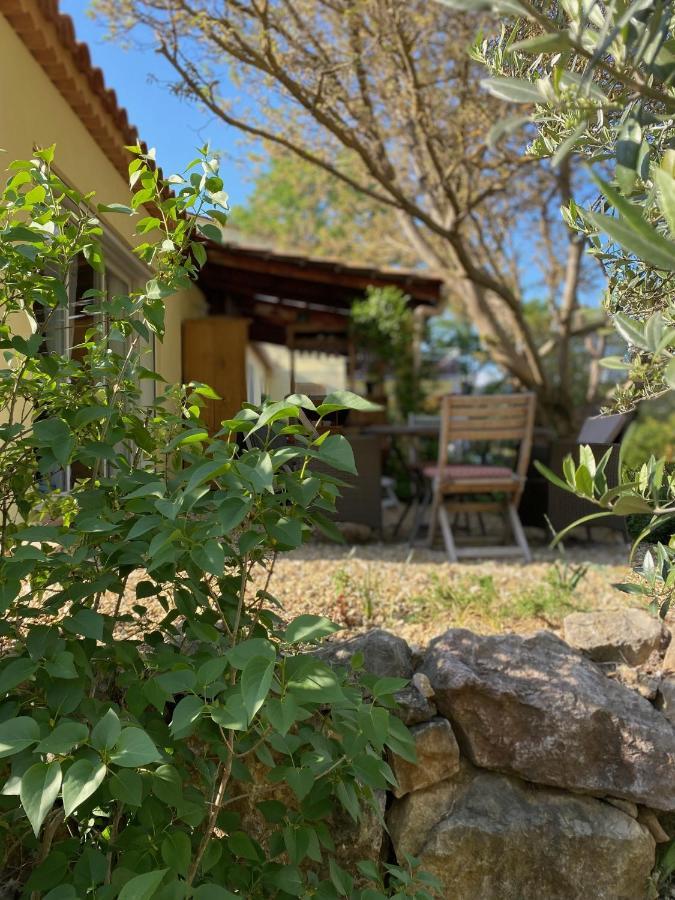 L'Eveil En Provence Bed & Breakfast Entrecasteaux Dış mekan fotoğraf
