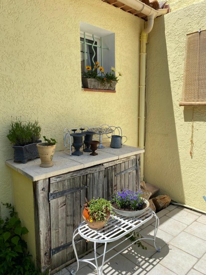 L'Eveil En Provence Bed & Breakfast Entrecasteaux Dış mekan fotoğraf