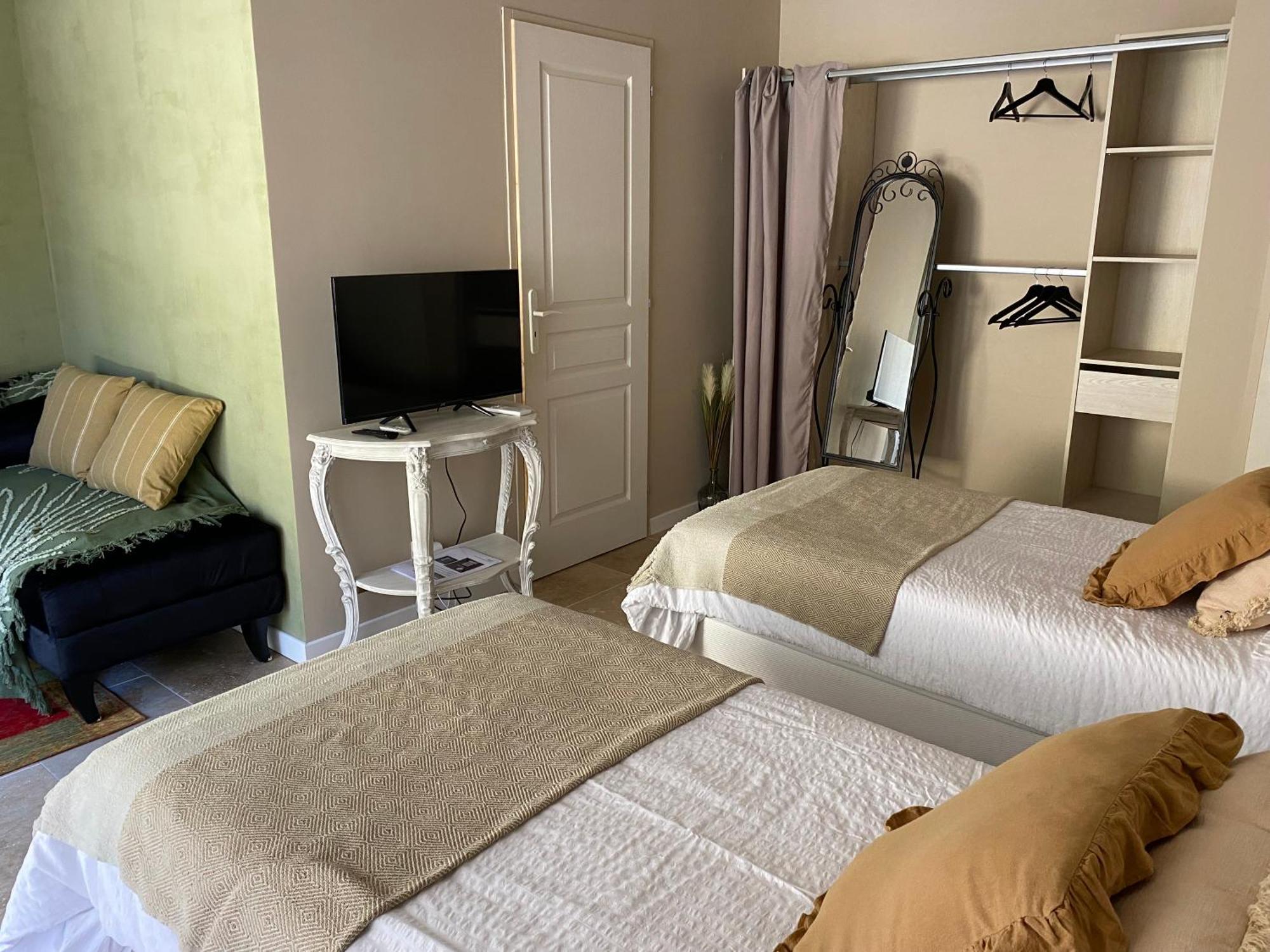 L'Eveil En Provence Bed & Breakfast Entrecasteaux Dış mekan fotoğraf