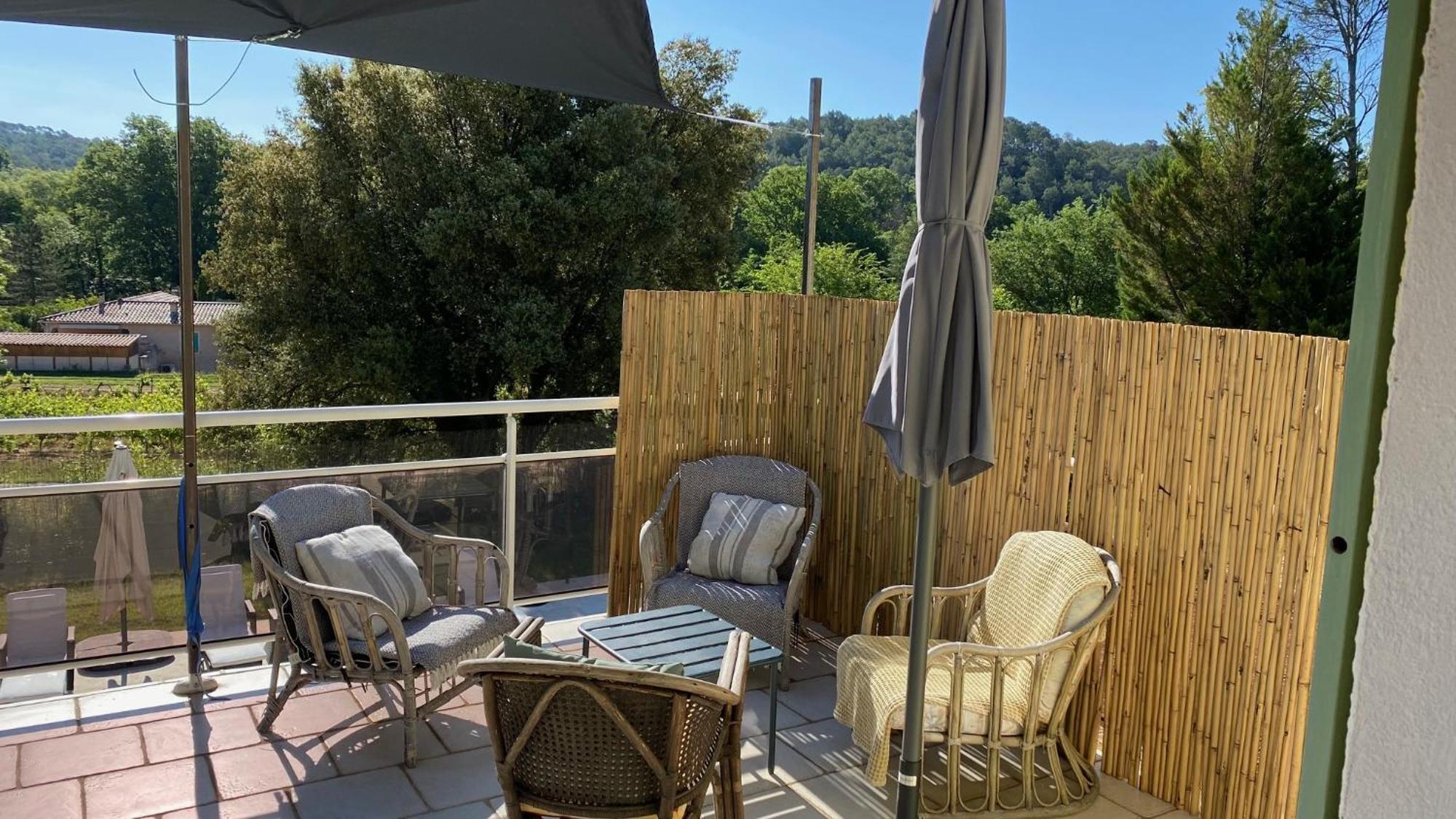 L'Eveil En Provence Bed & Breakfast Entrecasteaux Dış mekan fotoğraf